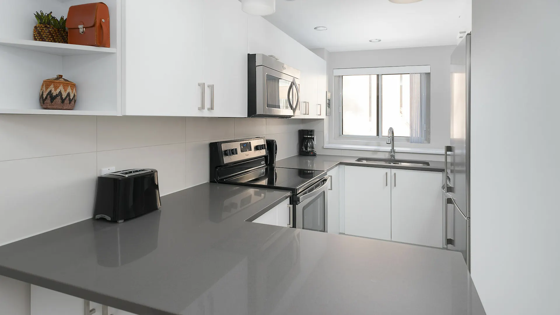 شقة Modern 2Br In Downtown Mtl By Sonder مونتريال